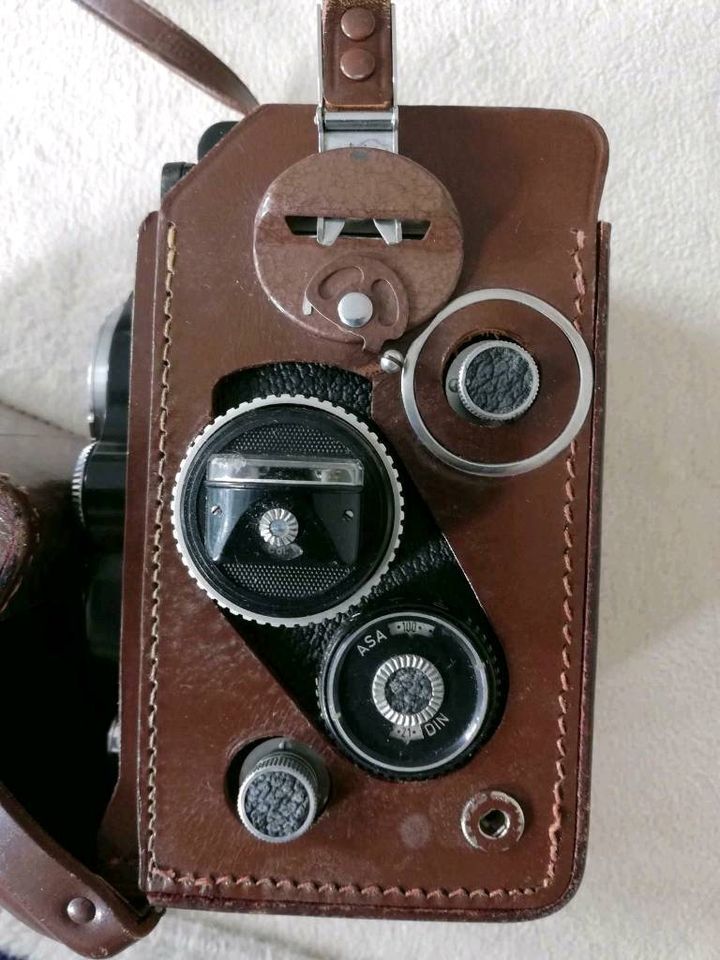 Rolleiflex 3,5 f Carl Zeiss Planar in Baltmannsweiler