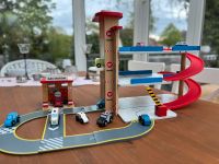 Parkhaus von New Classic Toys mit Zubehör Niedersachsen - Wienhausen Vorschau