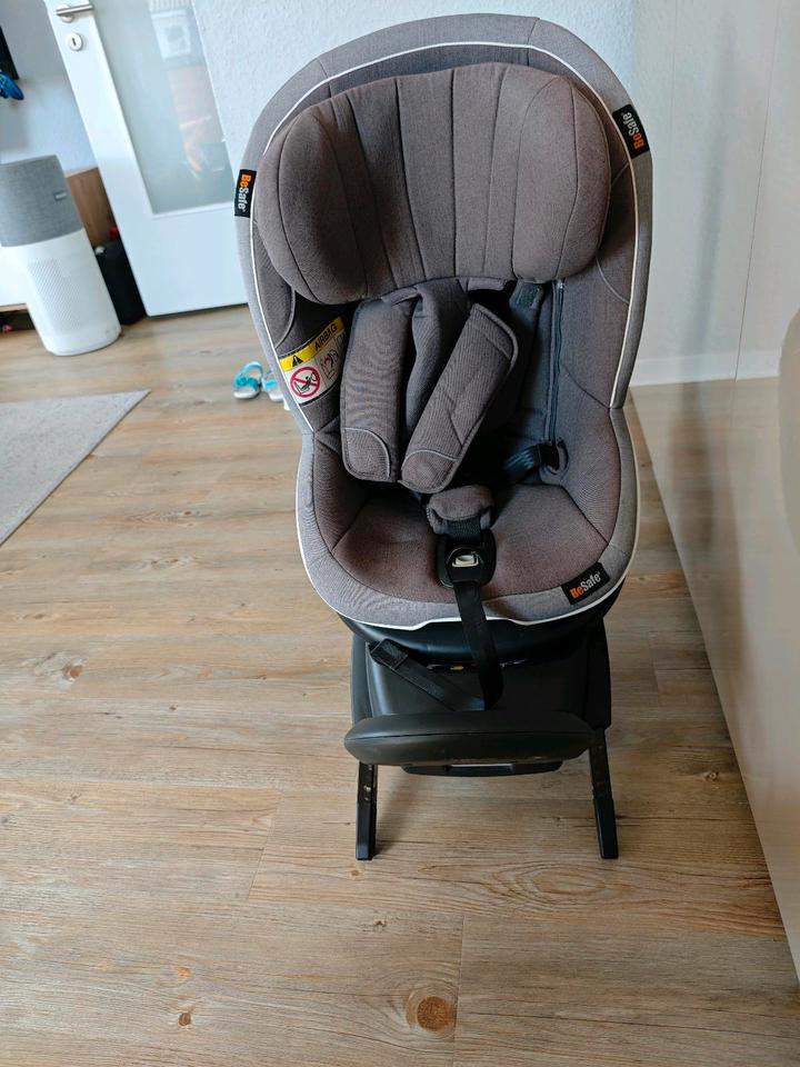 Kindersitz BeSafe izi modular RF  mit Base Bei Safe 61-105cm in Espelkamp