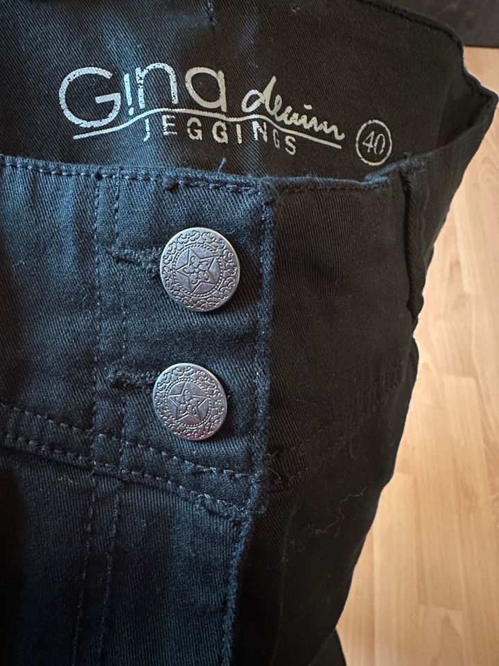 Damenhose Gina Denim Gr. 40 in Steinheim