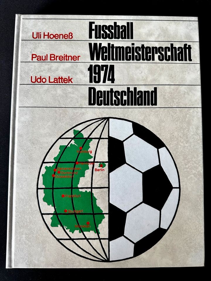 Buch zur WM 1954 - Rarität - Uli Hoeneß und Paul Breitner in Bietigheim-Bissingen