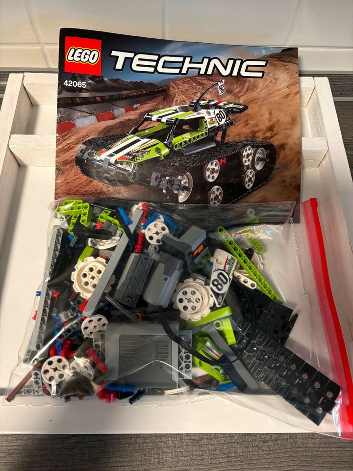 Lego Technic Racer Nr. 42065 in Remscheid