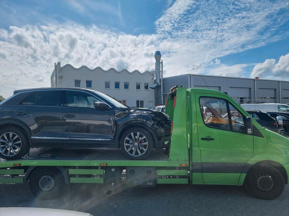 Abschleppwagen Abschleppdienst Überführung Transport in Berlin