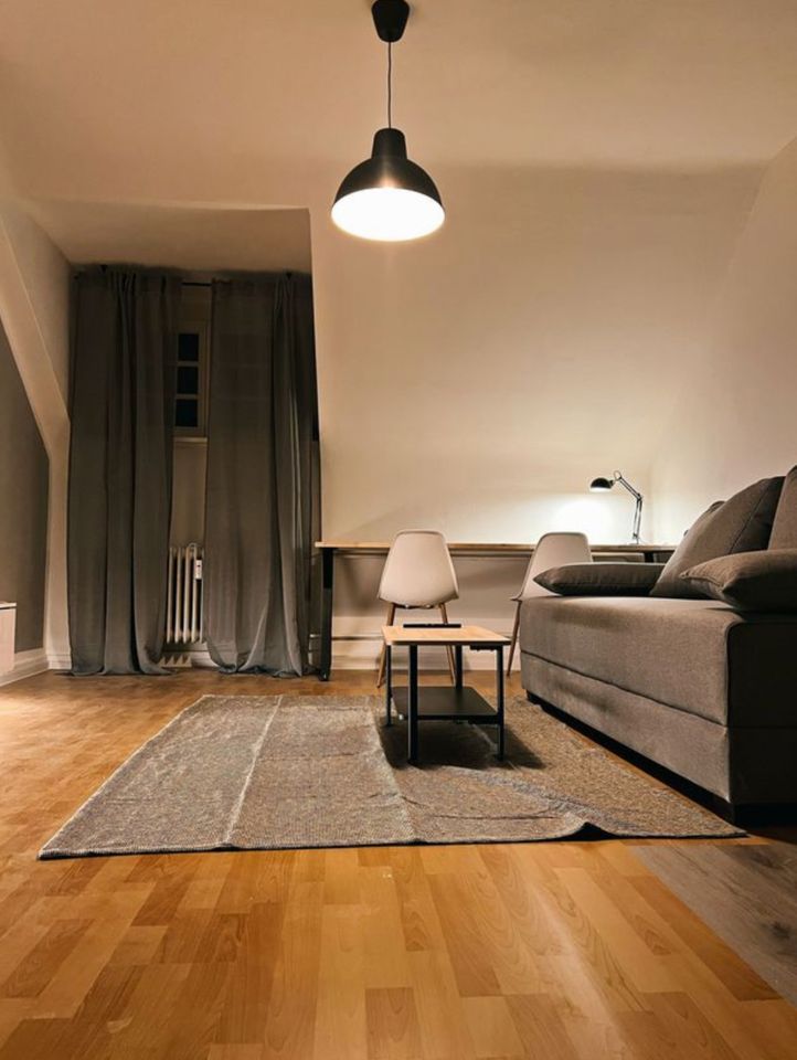 Geschmackvolle 1 Zimmer Wohnung möbliert - OHNE DUSCHE in Karlsruhe