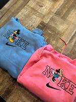 Pullover: Partnerpullover Nike, Micky & Minnie Baden-Württemberg - Mühlacker Vorschau