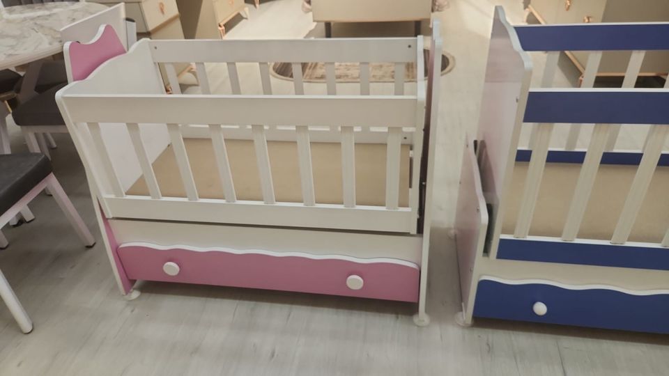 Baby Bett, Kinderzimmer in Berlin