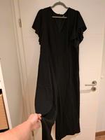 Jumpsuit Gr. 52 (4 XL) schwarz mit Rüschenarm Nordrhein-Westfalen - Hilden Vorschau