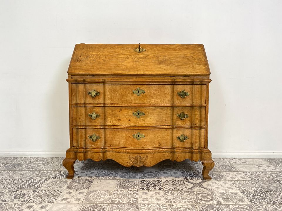 WMK Wunderschöner und gut erhaltener dänischer antiker Sekretär aus vollem Eichenholz mit klassischen Messingbeschlägen # Schreibtisch Desk Kommode Schreibschrank Schreibkommode Biedermeier Vintage in Berlin