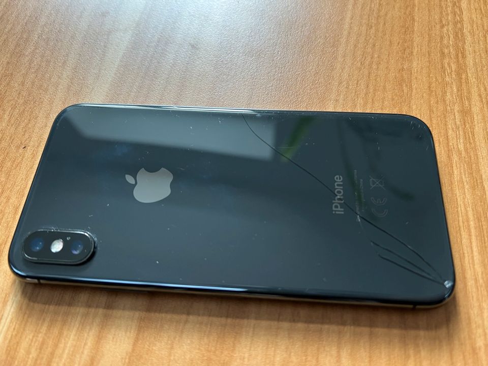 iPhone X mit Displayschaden - 256 GB - schwarz in München