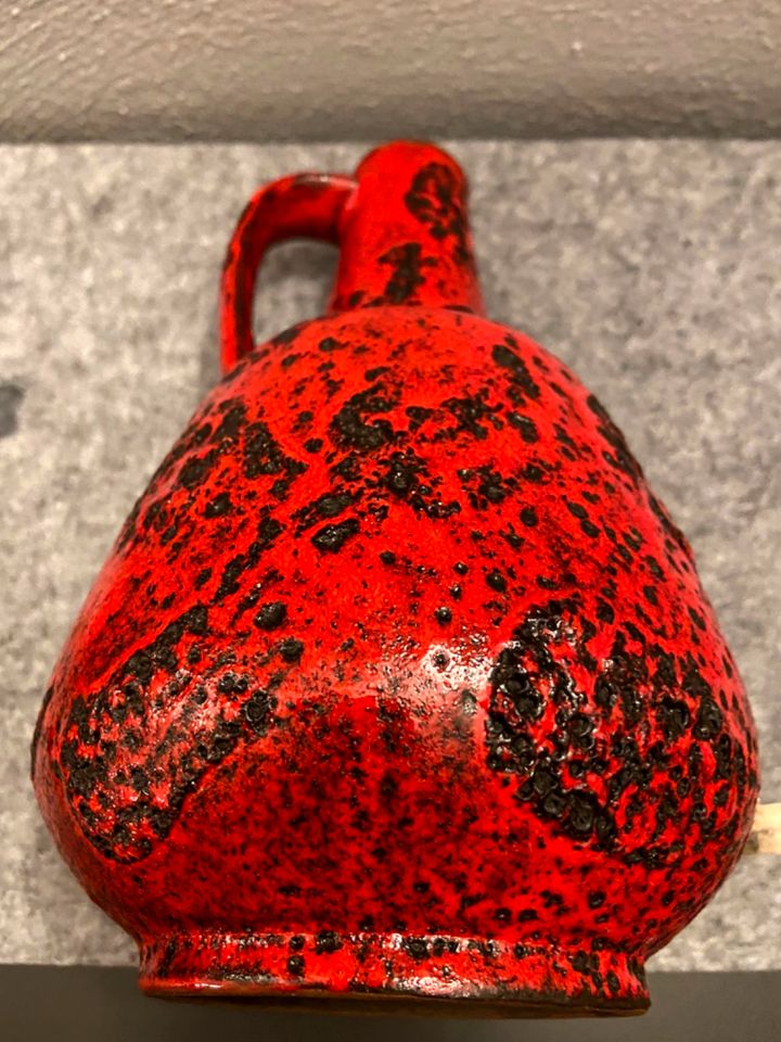 Alte rote Keramikvase, Vase, Bodenmarke: 605/1, Fat Lava, in Bottrop