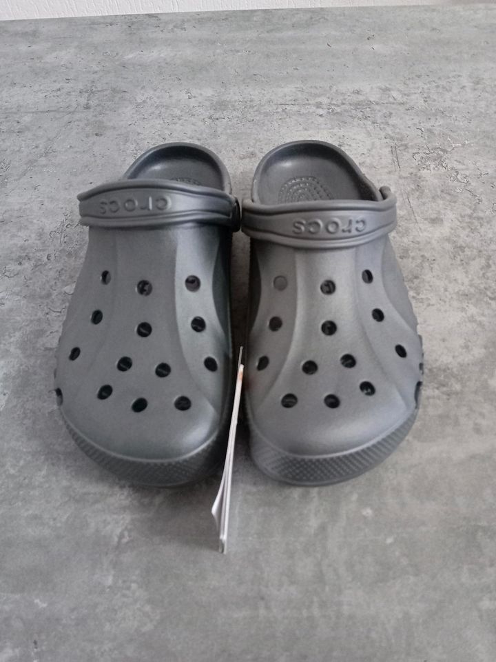 Crocs Anthrazit Herren Schuhe Gr. 40 Neu in Düsseldorf