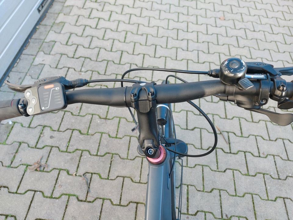 E Bike Herren Trekking Fischer Viator 28 Zoll in Hannover