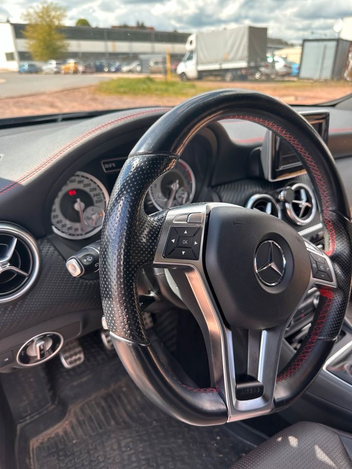 Mercedes Benz A200 AMG Paket TÜV / Service Neu in Wutha-Farnroda