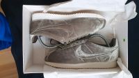 Nike Cortez Velour EUR 40.5 Baden-Württemberg - Friedrichshafen Vorschau