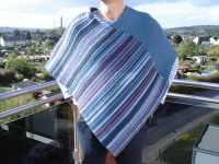 Poncho 2-farbig, blau, Merino-Wolle, Handarbeit, neu Niedersachsen - Seelze Vorschau