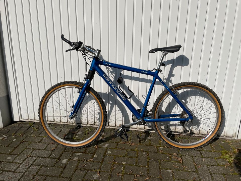 Cannondale F700 Mountainbike blau CAD2 26 Zoll MTB in Ratingen