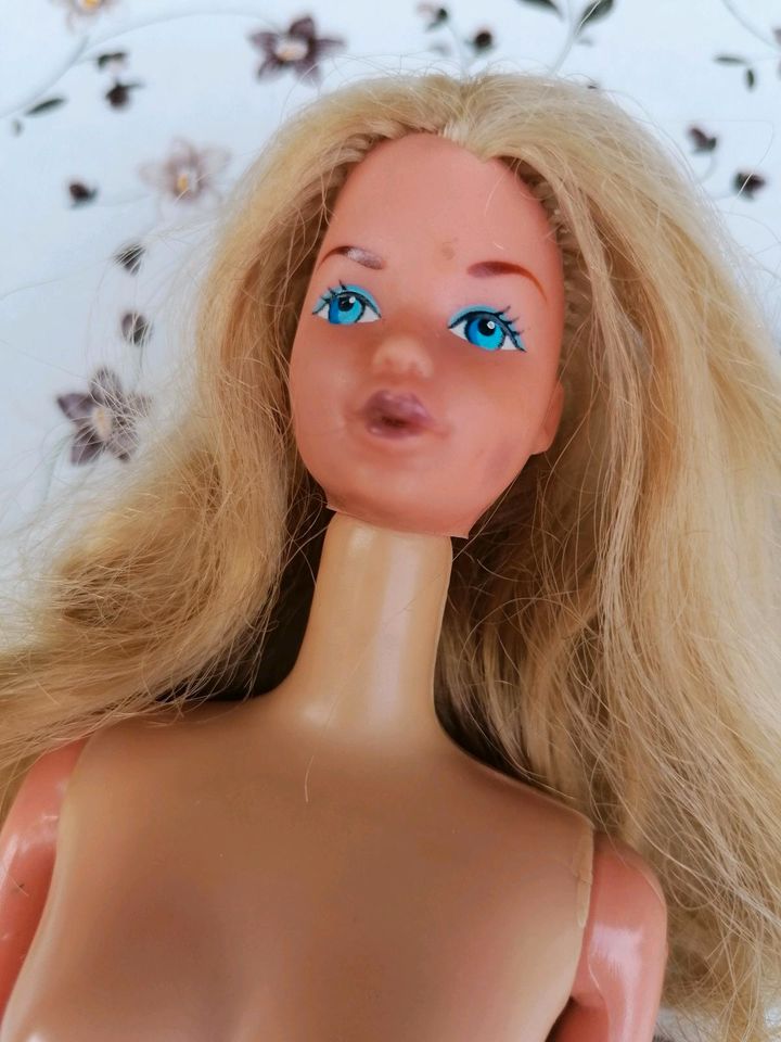 Vintage Kissing Barbie 1978 in Asbach