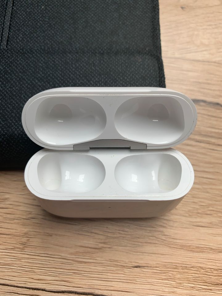 AirPods Pro 2 Case MagSafe A2700 in Kahla