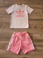 Mädchen Adidas Shorty Set T-Shirt Shorts Gr. 128 Trainingsanzug Bayern - Mömbris Vorschau