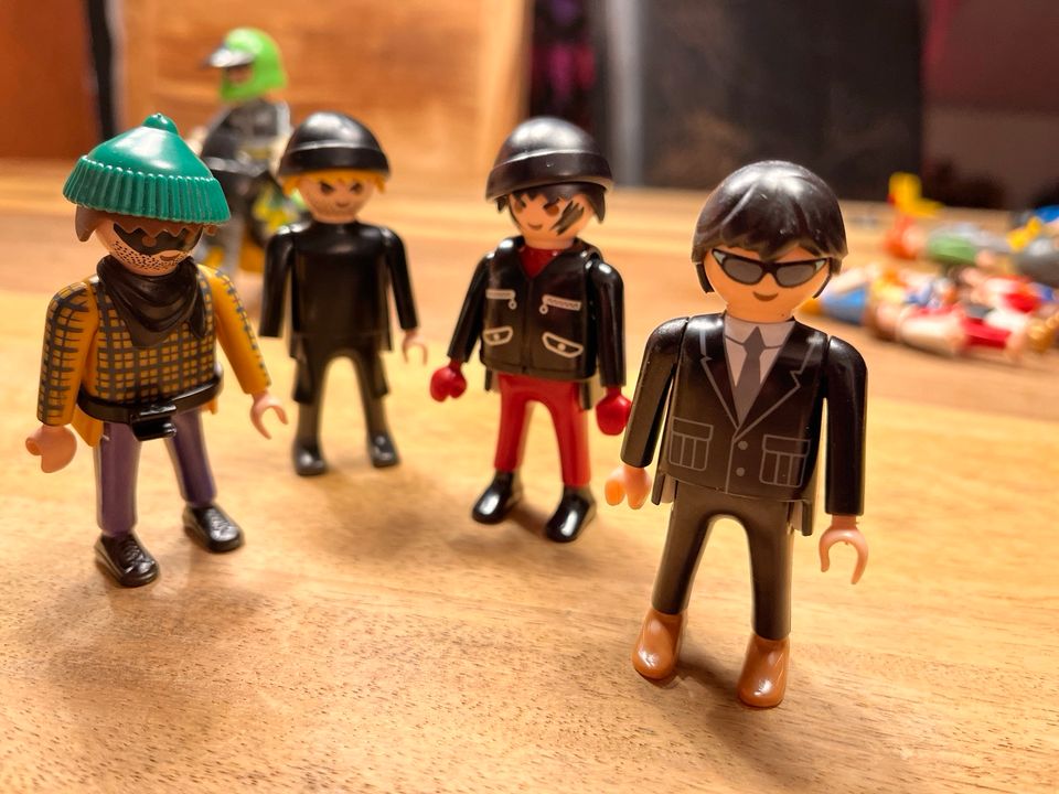 Playmobil Figuren Sammlung Polizisten und Gangster in Aschaffenburg