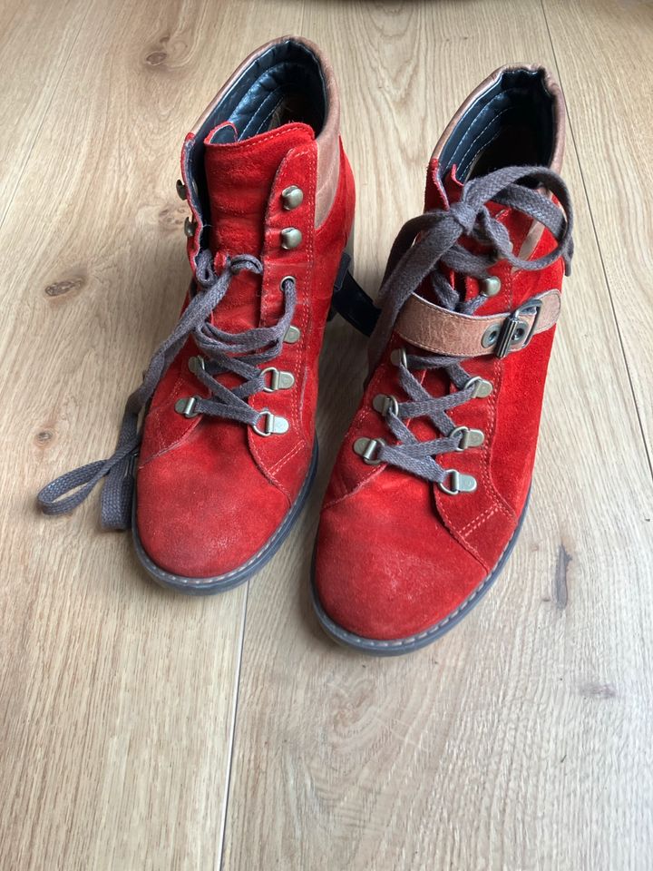 Paul Green Stiefeletten Wildleder rot 5 1/2. / 39 in Hambühren