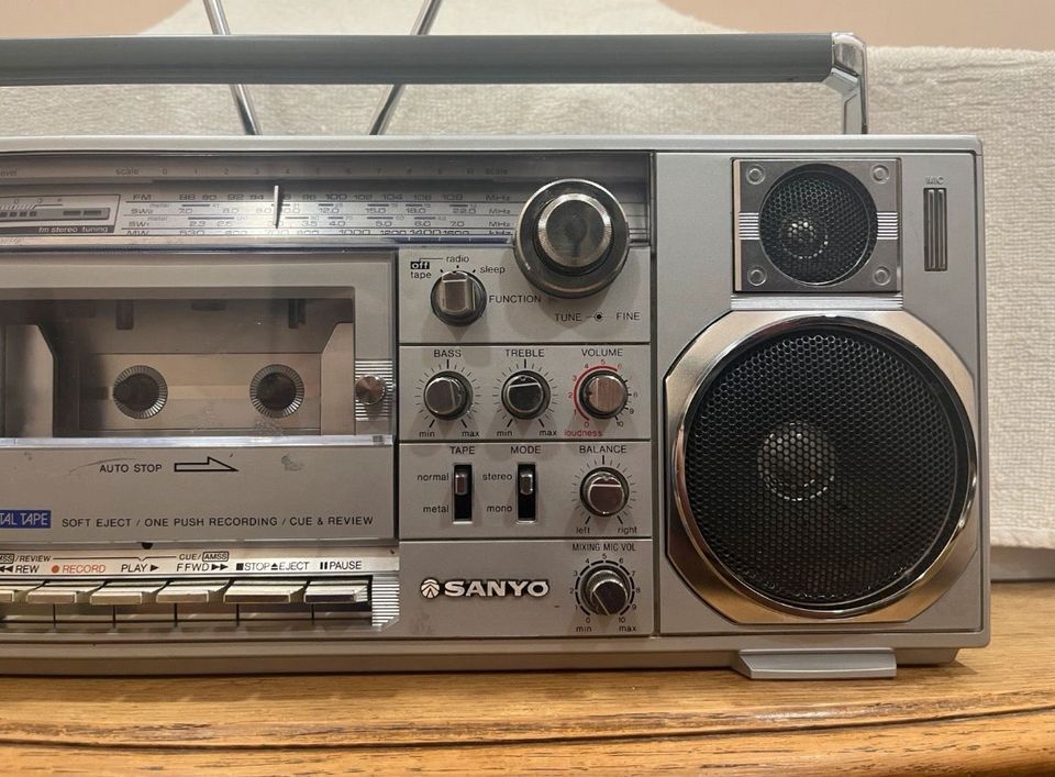 SANYO M 7900 kult radio cassette ghettoblaster in Villingen-Schwenningen