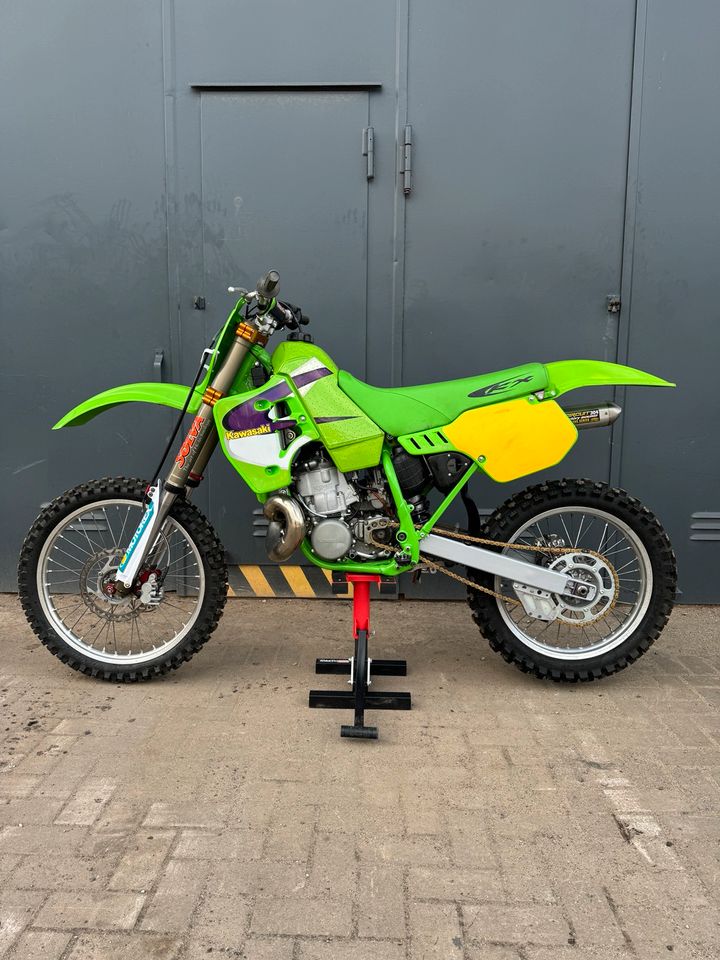 Kawasaki Kx 500 im Bestzustand in Tensfeld