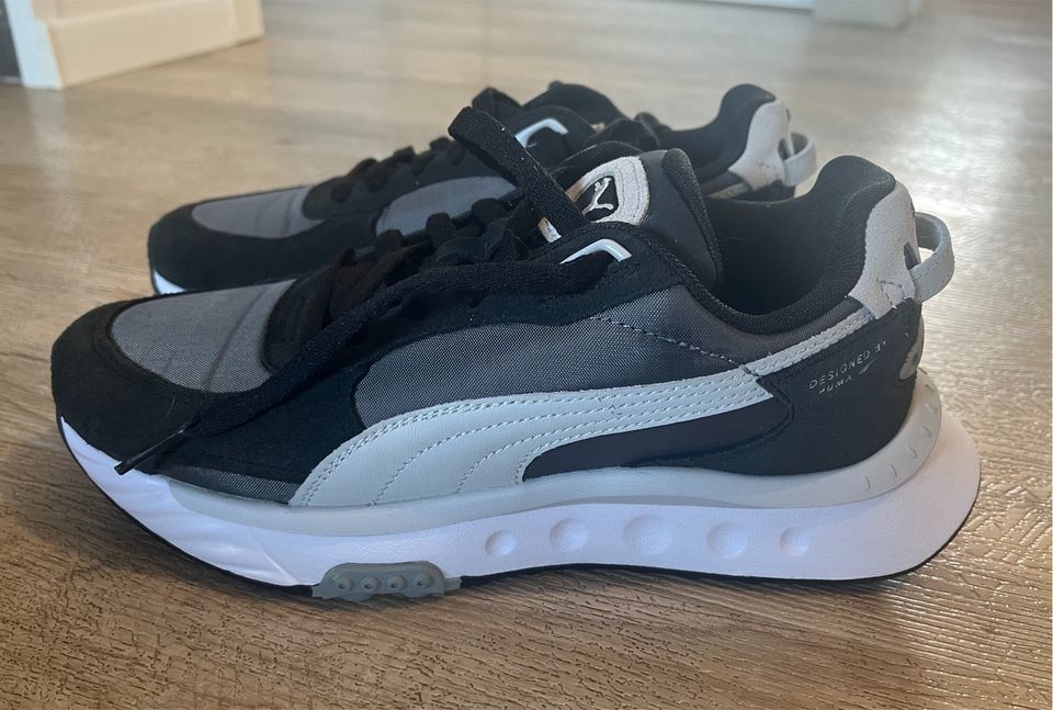 Puma Sneaker / Gr. 38,5 / WIE NEU in Weitramsdorf