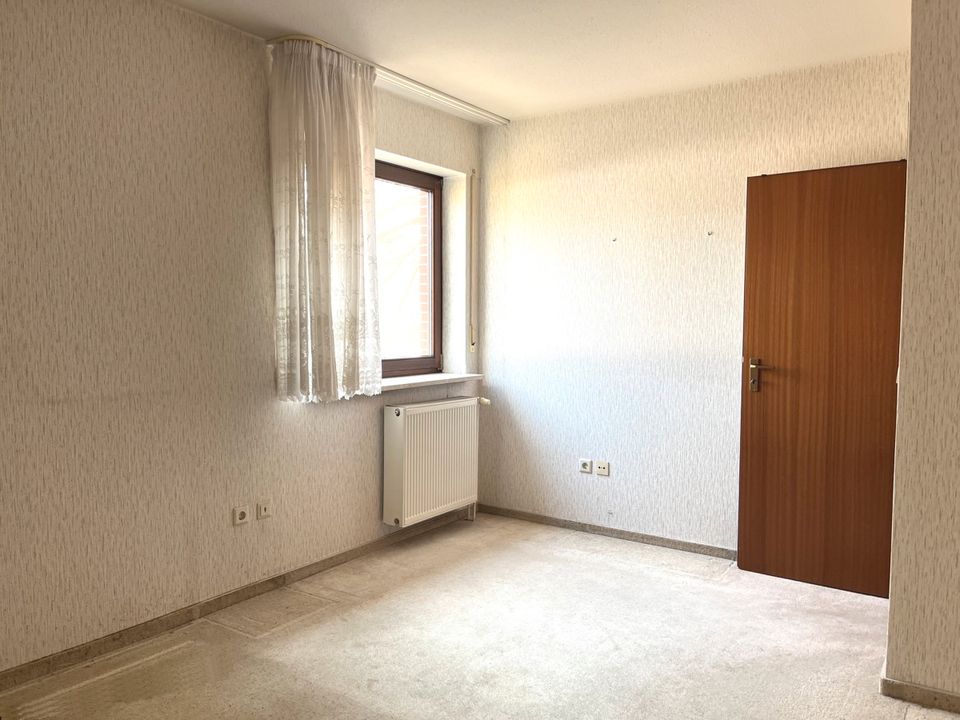 PURNHAGEN-IMMOBILIEN -  Aumund - gut aufgeteilte 3-Zimmer-Eigentumswohnung mit Balkon und Garage in Bremen