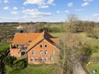 Gr. Haus mit aktuell 4 Wohnungen (ca. 450 m²) + ca. 500 m² Nutzfläche zur Selbst- oder Fremdnutzung Schleswig-Holstein - Travenbrück Vorschau