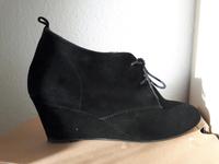 BODEN Wedges Stiefelette 39 Schwarz Schnürschuh Keilabsatz Nordwestmecklenburg - Landkreis - Grevesmuehlen Vorschau