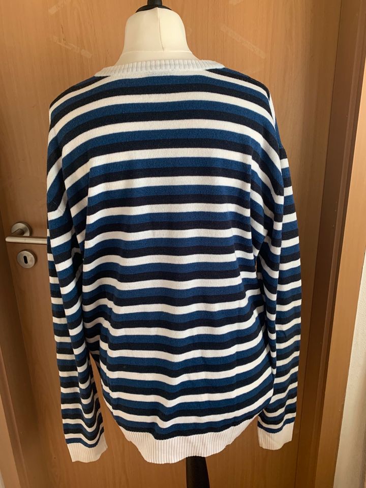 Herrenpullover blau/weiß gestreift, XXL in Wadgassen