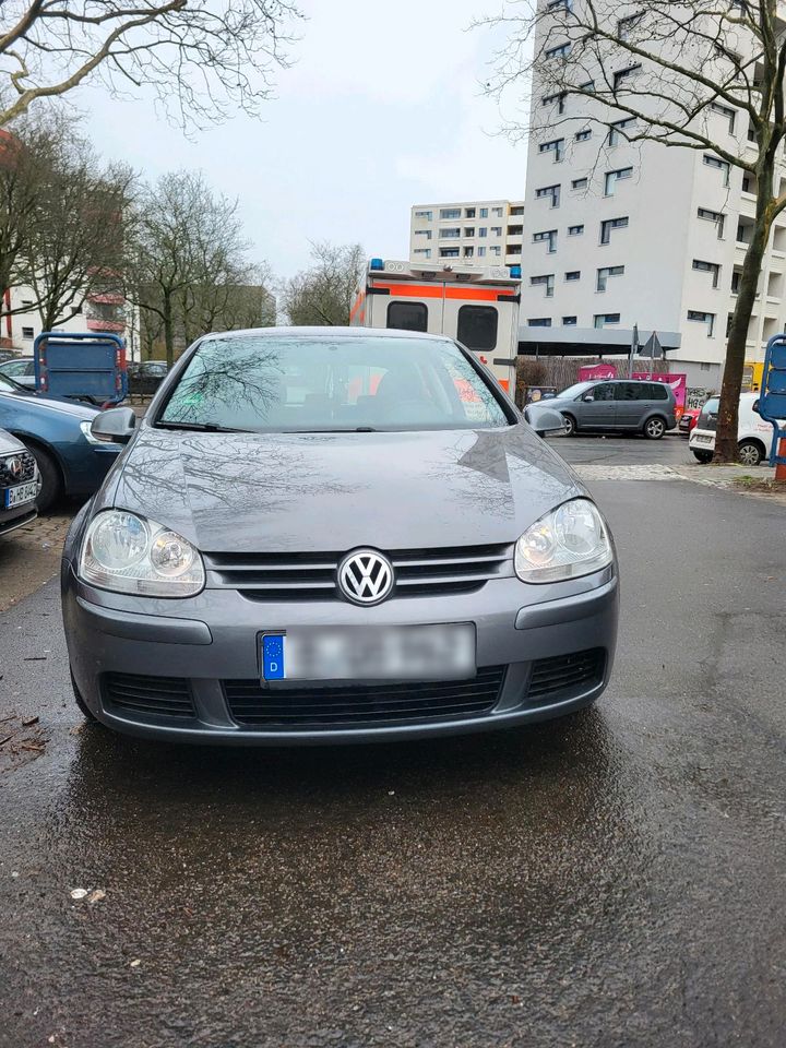 Volkswagen Golf 5 1,6  fsi individual in Berlin