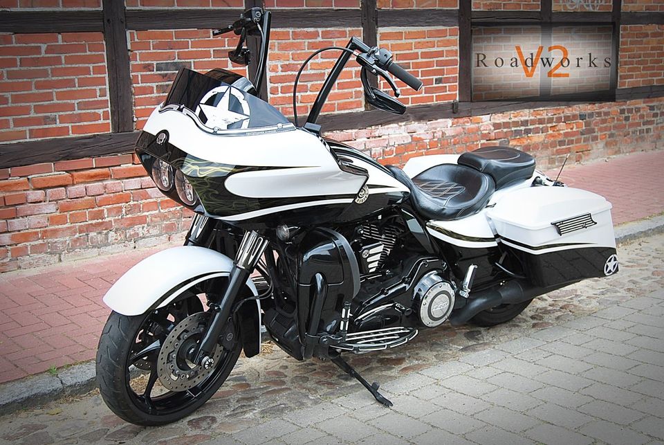 Harley Davidson CVO Road Glide FLTRXSE Screamin Eagle in Stelle