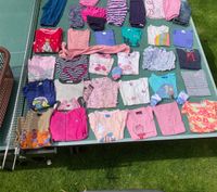 Kleidungspaket 30 Teile, Mädchen 110/116 Shirts, Pullis, Hosen Düsseldorf - Holthausen Vorschau