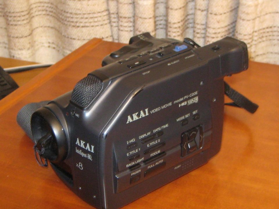 Akai Video Movie PVS-C20E mit Netzadapter in Warendorf