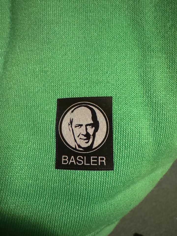 HOODY  XXL SUPER TYP MARIO BASLER HANDSIGNIERT in Burg