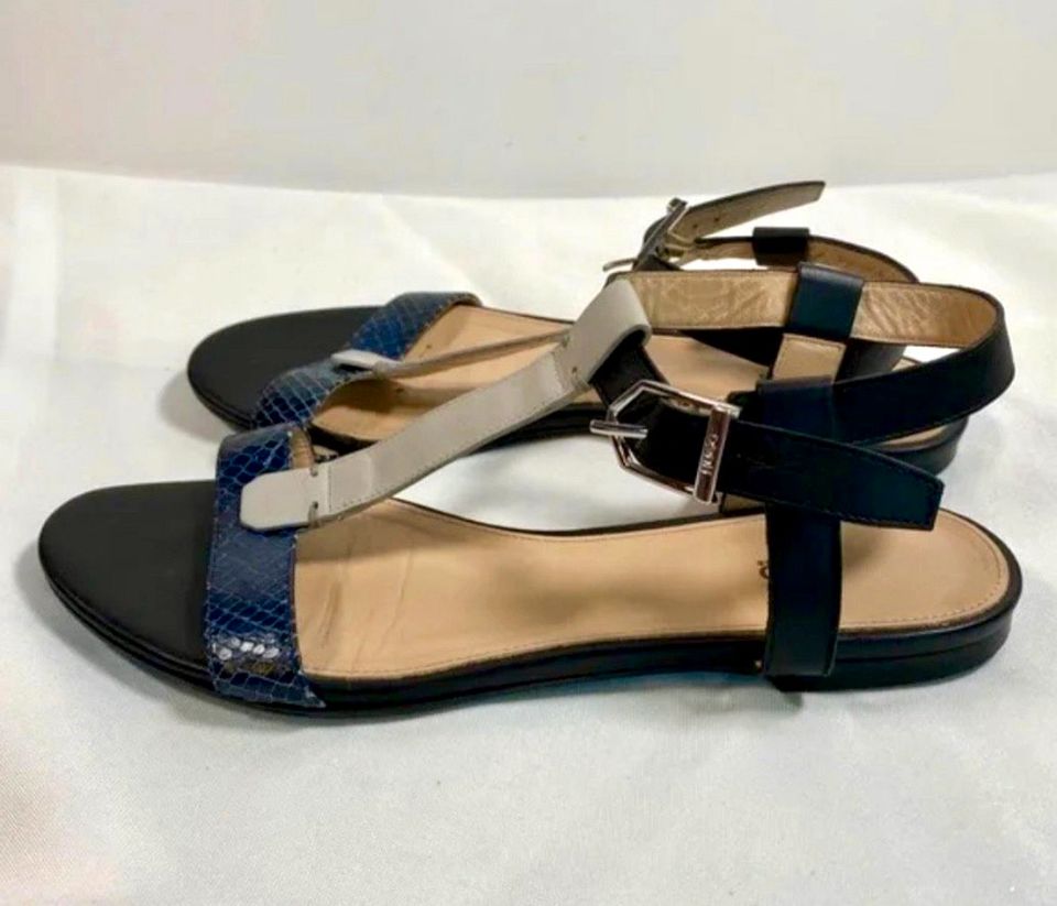 Hugo Boss Sandalen Pantoletten Leder 39 in Karlsdorf-Neuthard