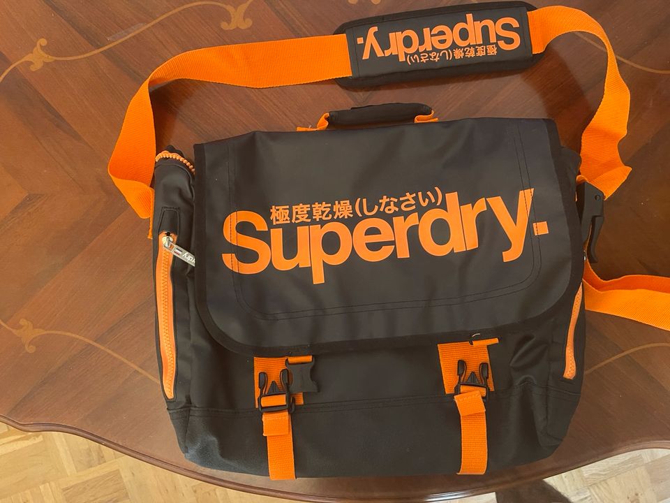 SuperDry Tasche, Umhängetasche, Laptoptasche Orange in Dresden - Pieschen |  eBay Kleinanzeigen ist jetzt Kleinanzeigen