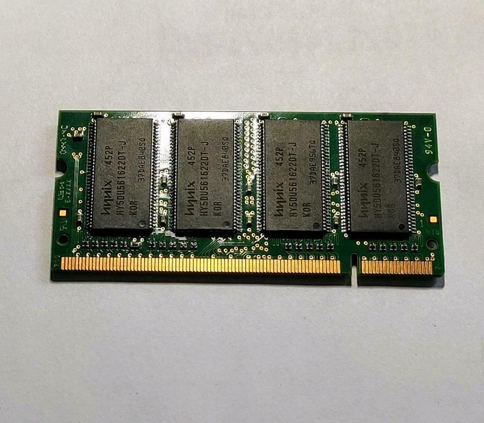 1X Hynix PC2700S-25330 256MB DDR 333KHz CL2.5 SO-DIMM RAM in München