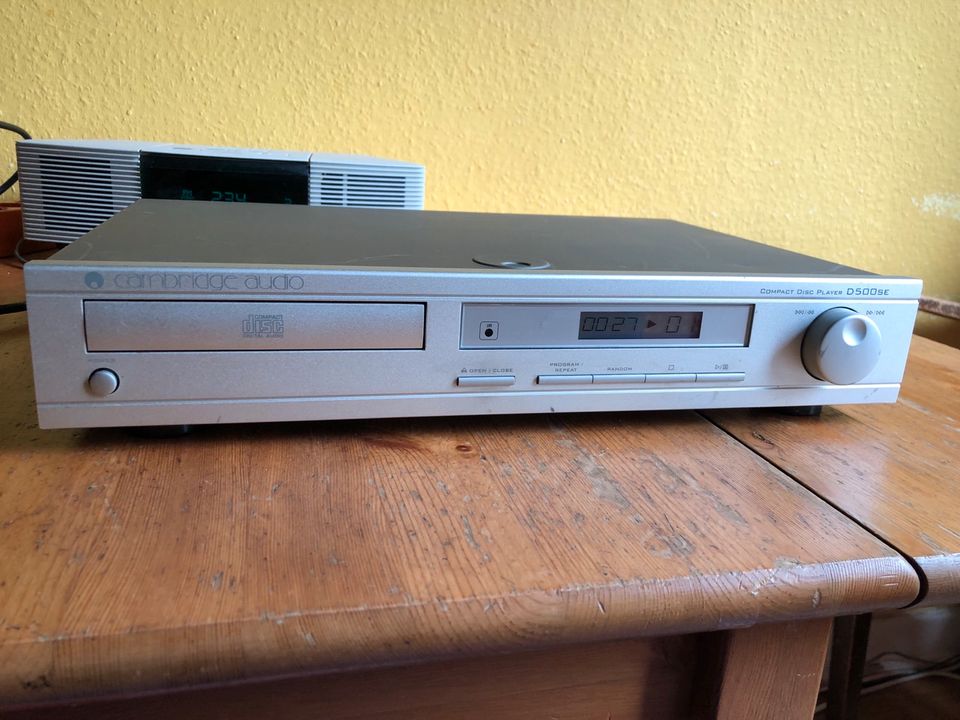 CD Player Cambridge Audio D-500SE defekt in Hamburg