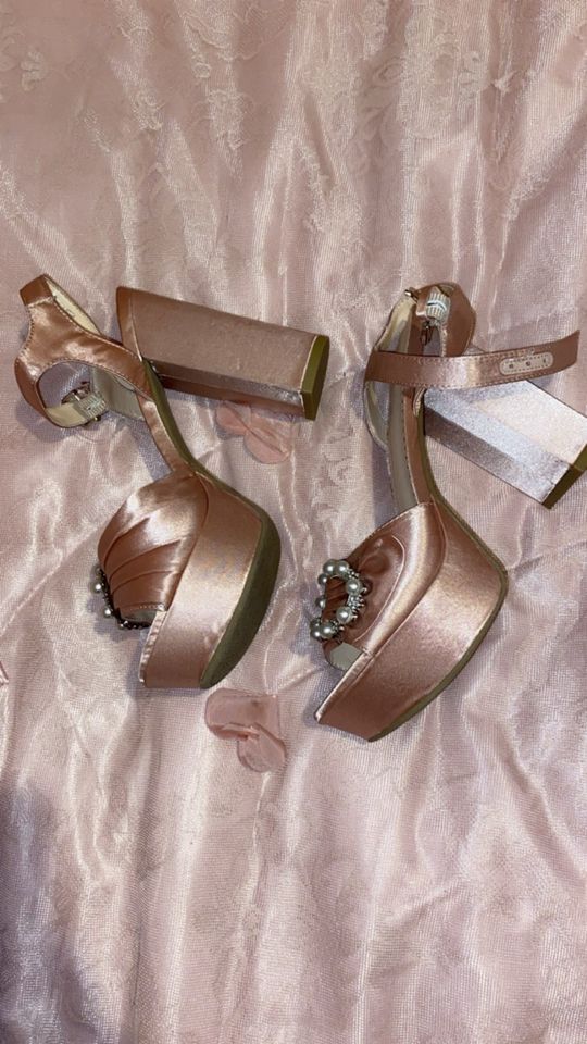 Damenschuhe MEU high heels Sandalen Absatzschuhe rose in Stendal