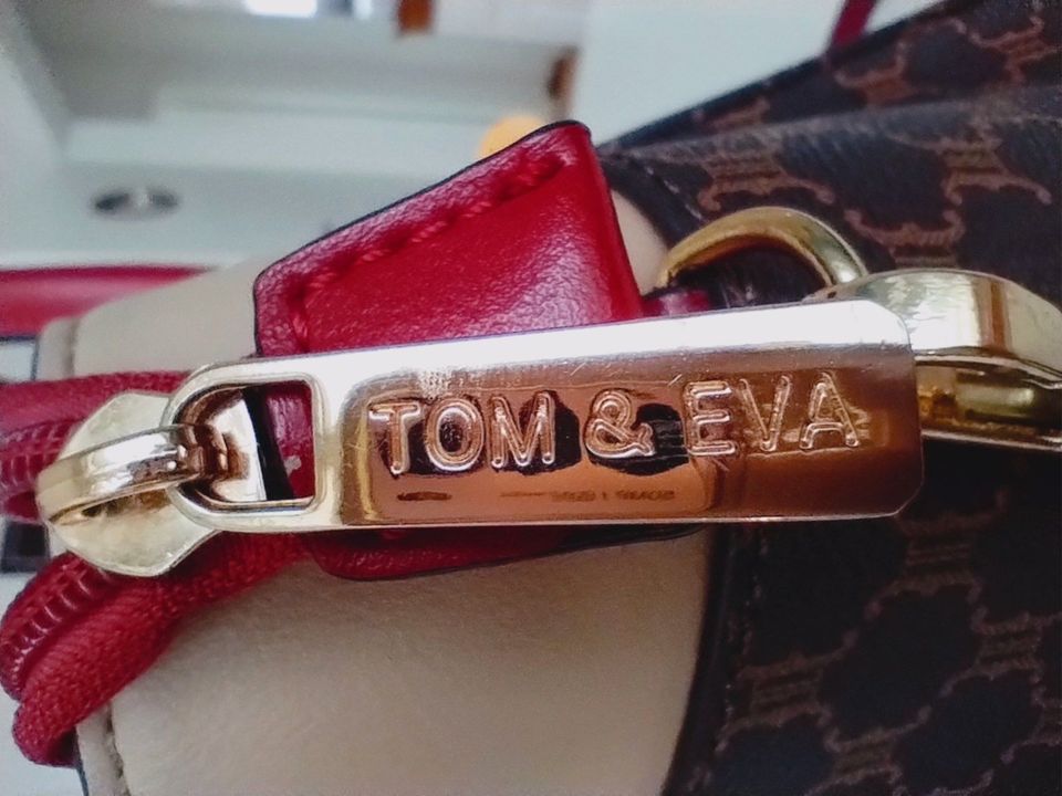 Handtasche Marke "TOM & EVA", BxHxT 30x20x15, viele Fächer, top!! in Reinbek