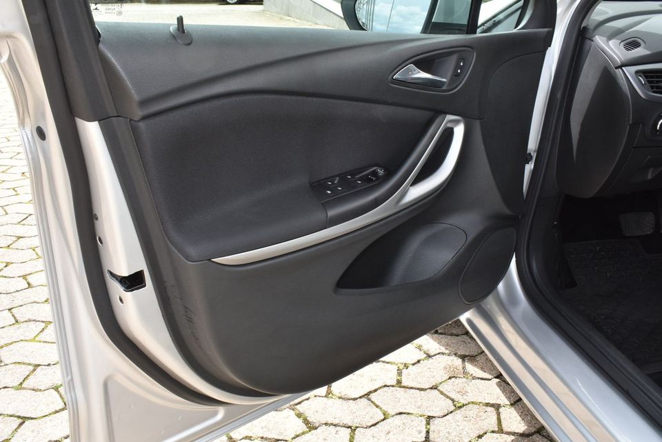 Opel Astra K Sports Tourer Edition Aut. * Navi *AGR * in Grafschaft
