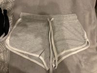 Kurze Hose Sporthose Trainingshose XS 34 Grau Nordrhein-Westfalen - Bottrop Vorschau