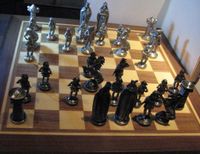 Schach Zinnfiguren Germanen gegen das Mittelalter mit Brett Baden-Württemberg - Stutzenklinge Vorschau