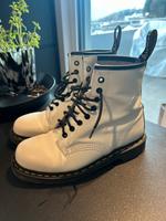 Dr. Martens weiß Damen 41 Schuhe Boots Bayern - Füssen Vorschau
