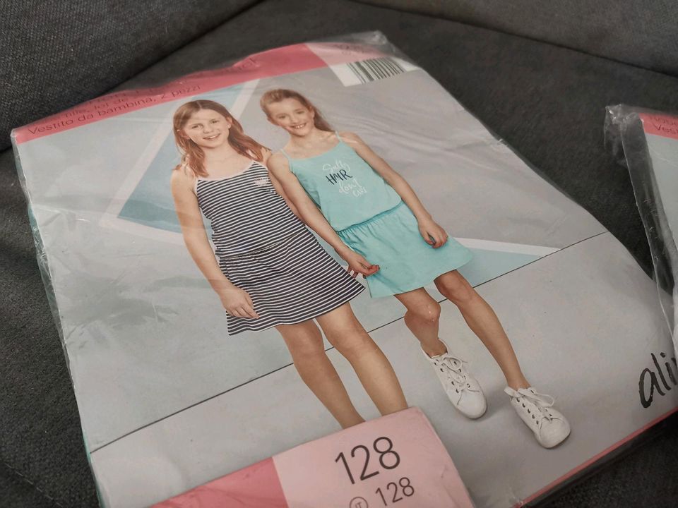 Sommerpaket Mädchen Gr 128, neu, Kleider, Jumpsuit in Scheinfeld