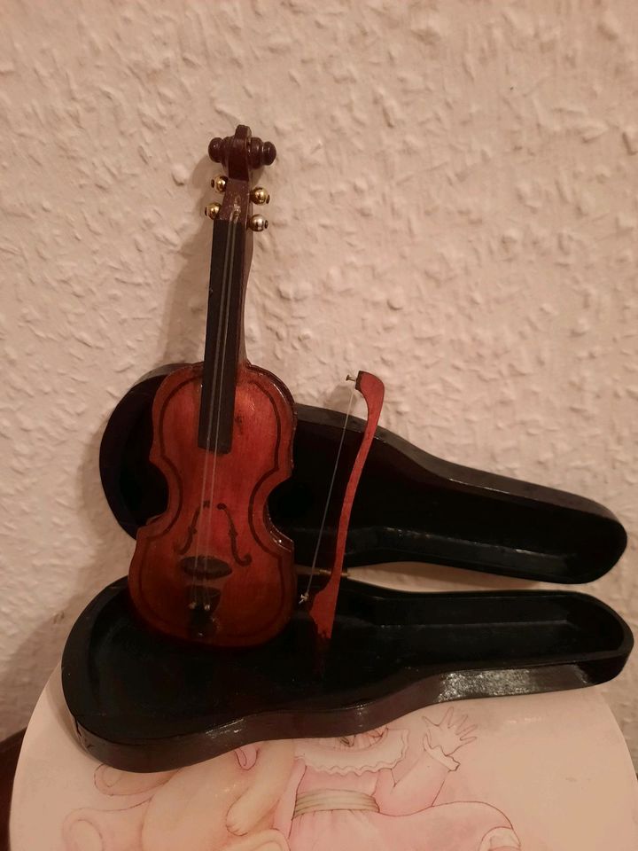 VIOLINE  MIT BOGEN IND KOFFER ANTIK DEKO MINIATUR 18 CM in Dortmund