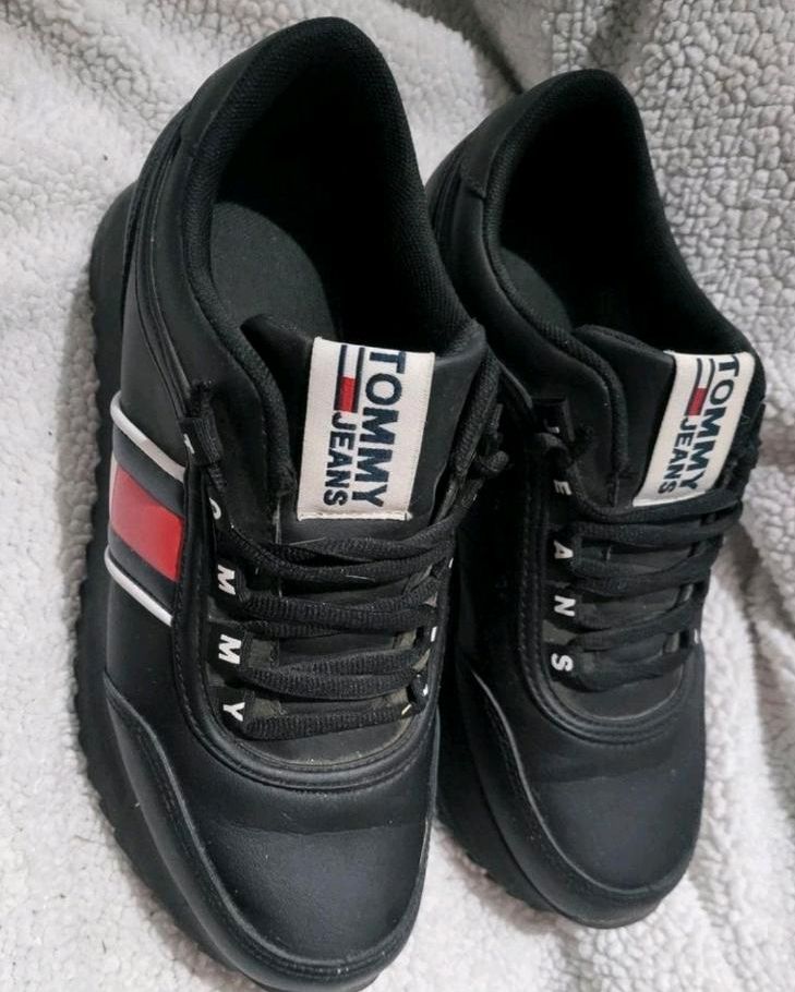 Tommy Hilfiger Sneaker gr.36 in Steinbach-Hallenberg (Thüringer W)